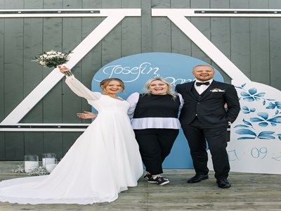 W Weddings